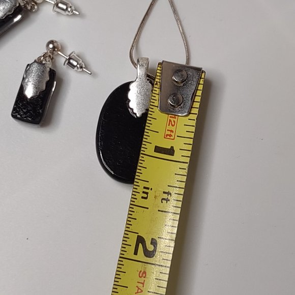 Very Awesome Colorful Plastic Necklace And Earring Set - Picture 10 of 12